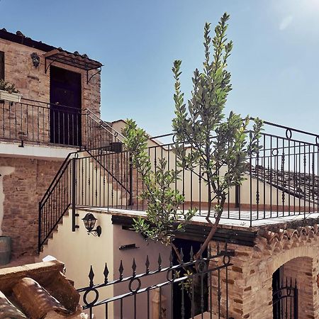 Il Cortiletto Del Borgo Bed & Breakfast Pietra Montecorvino Exterior foto