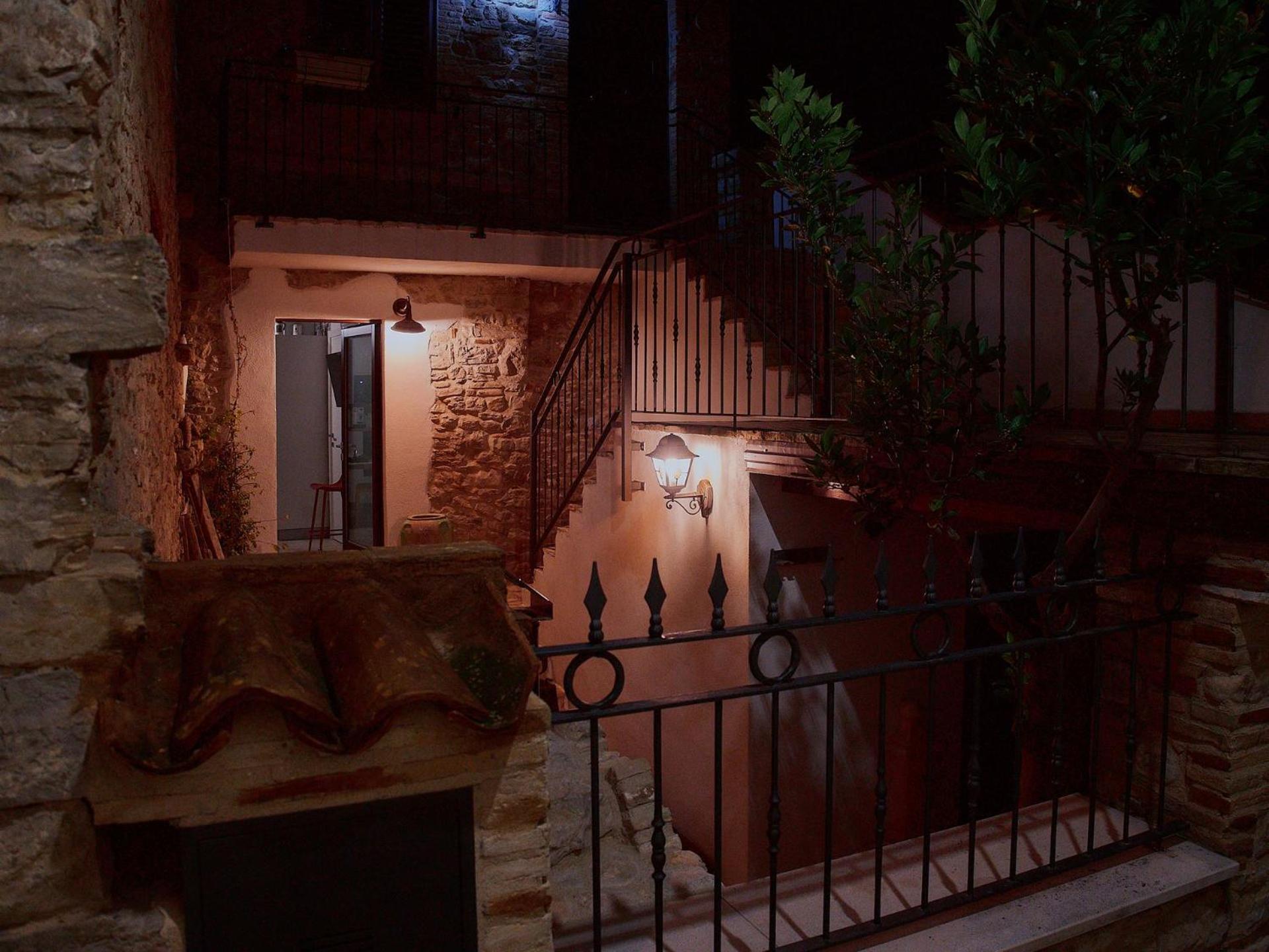 Il Cortiletto Del Borgo Bed & Breakfast Pietra Montecorvino Exterior foto